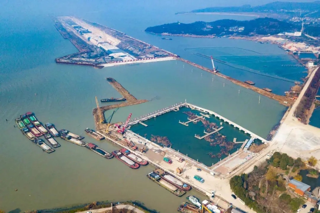 2019年12月27日，太湖隧道第一倉完成回水，順利實現(xiàn)首次陸島通道轉(zhuǎn)換，標志著該工程施工進入全新階段。